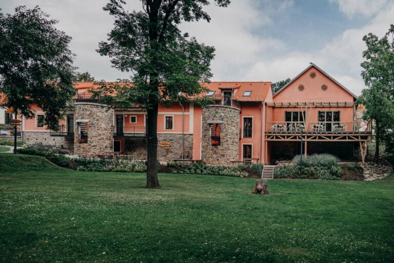 Statek Všetice 1 768x512