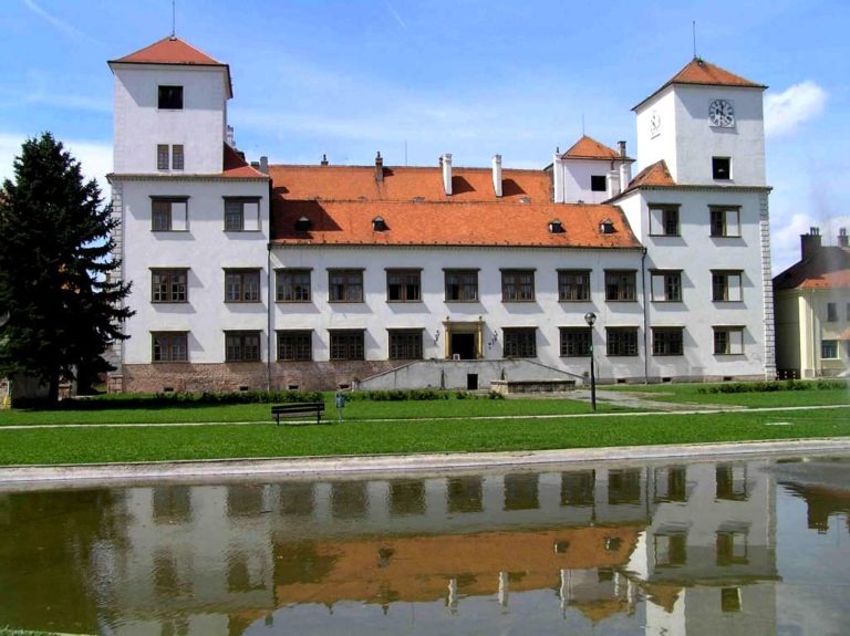 zamek Bucovice 768x575