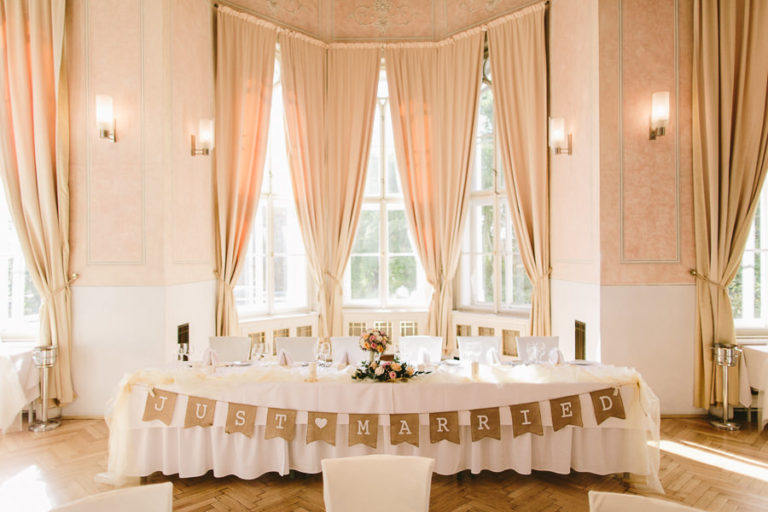 Top table justmarried Letensky zamecek 768x512