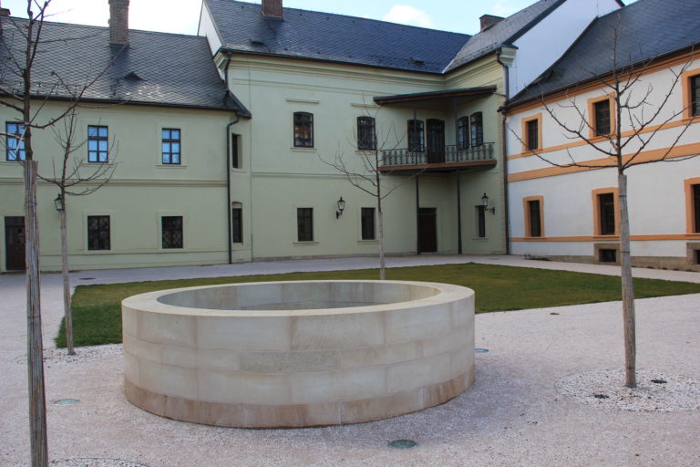 kasna hospital Kuks 768x512